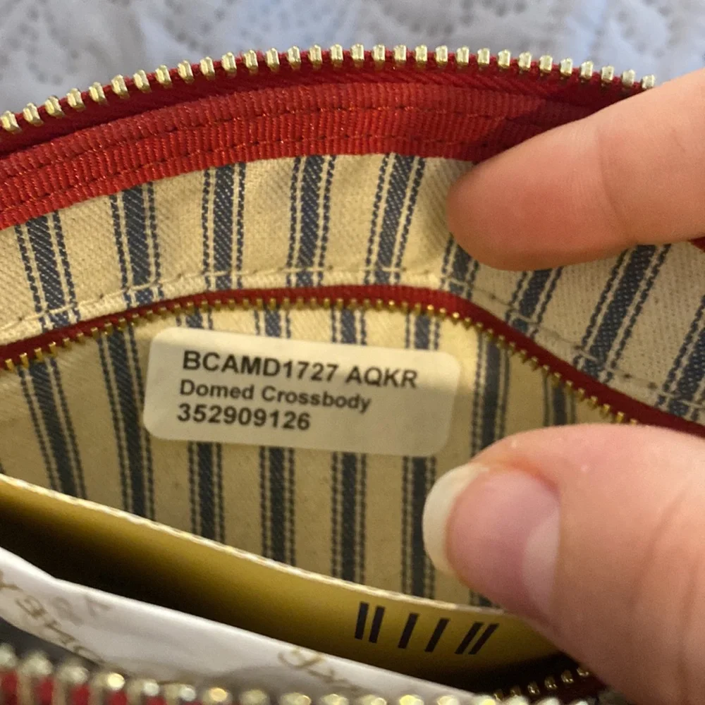 Dooney & Bourke cross body bag NWT - Picture 5 of 10